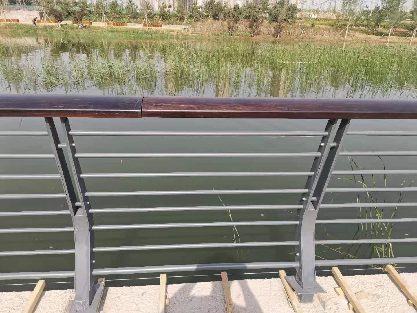 鹤壁市桥梁防撞护栏桥梁防撞护栏 - 哪里好